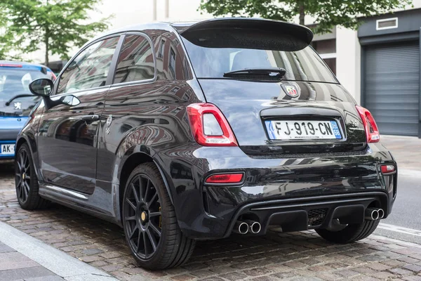 Mulhouse França Abril 2020 Visão Traseira Negro Abarth 595 Estacionado — Fotografia de Stock