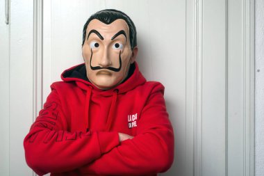 Mulhouse - Fransa - 16 Mayıs 2020: Serie tv hayranlarının portresi 
