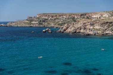 Malta 'daki Golden Beach Riviera Plajı Ghajn Tuffieha