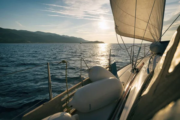 Segling Adriatiska Havet Korcula Makarska Korcula Kroatien Yacht Småbåtshamn Segling — Stockfoto