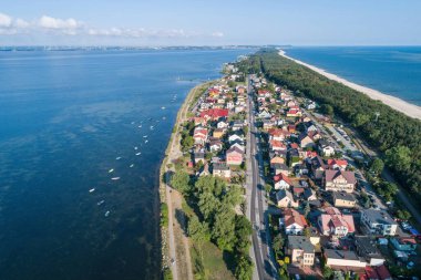 Polonya 'daki Chalupy Hel Penisula Baltık Denizi' nin havadan görünüşü