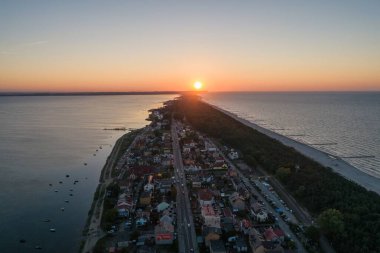 Polonya 'daki Chalupy Hel Penisula Baltık denizinin insansız hava aracı görüntüsü