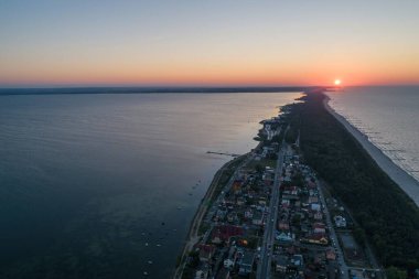 Polonya 'daki Chalupy Hel Penisula Baltık denizinin insansız hava aracı görüntüsü
