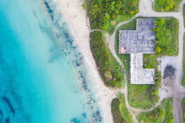 Kassandra Sithonia 'daki Paliouri Sahili' nin insansız hava aracı görüntüsü penisula Chalkidiki Yunanistan