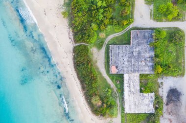 Kassandra Sithonia 'daki Paliouri Sahili' nin insansız hava aracı görüntüsü penisula Chalkidiki Yunanistan