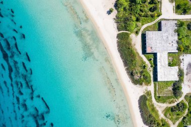 Kassandra Sithonia 'daki Paliouri Sahili' nin insansız hava aracı görüntüsü penisula Chalkidiki Yunanistan