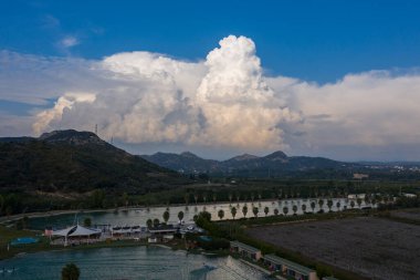 Antalya Türkiye 'deki Hip-notik kablo parkı hava aracı görüntüsü. Türkiye 'de Wakeboard