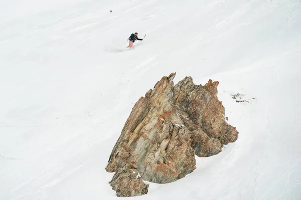 Gudauri的Freeride格鲁吉亚Caucasus度假胜地滑雪者 — 图库照片