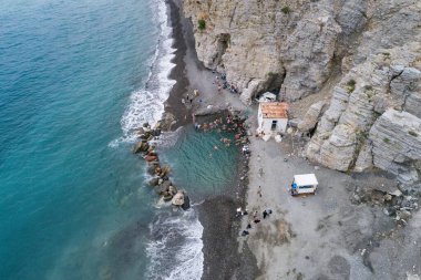 Yunanistan 'ın Kos adasında Paralia Thermes bahar banyosu
