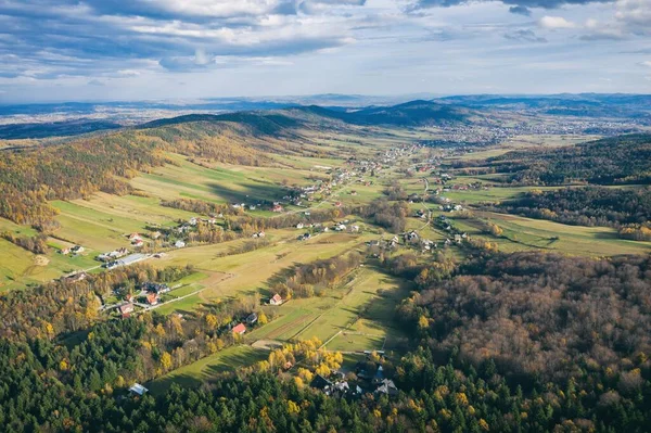 Iwkowa Aldeia País Brzesko Polônia Montanhas Colinas Polonesas Drone Aéreo — Fotografia de Stock