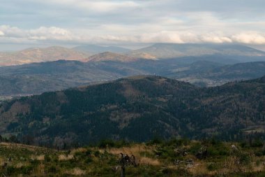 Beskid dağları Pilsko PolandPolish dağları ve tepelerinde hava aracı fotoğrafı