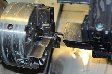 Cnc makinesi, değirmen tıkırtılarını döndürüyor