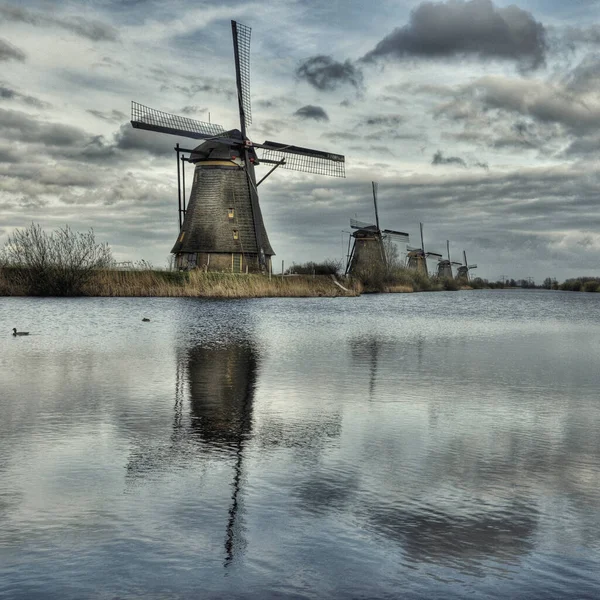 Hollanda, Hollanda Kinderdijk 'teki yel değirmenleri