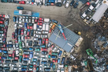 Araba hurdalığı hurdaya döndü Hurda Hava Aracı fotoğrafı 