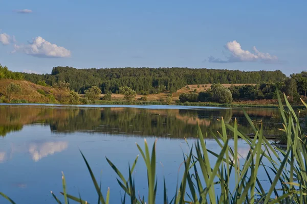 Pesca Sul Lago Nel Villaggio Dronovo — Foto Stock