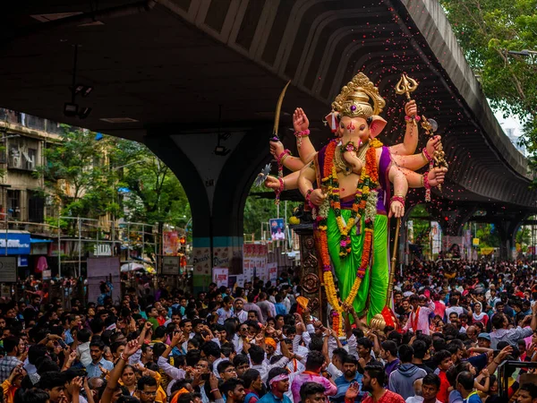 Mumbai Indie Září 2019 Tisíce Oddaných Loučí Nejvyšším Lordem Ganéšou — Stock fotografie