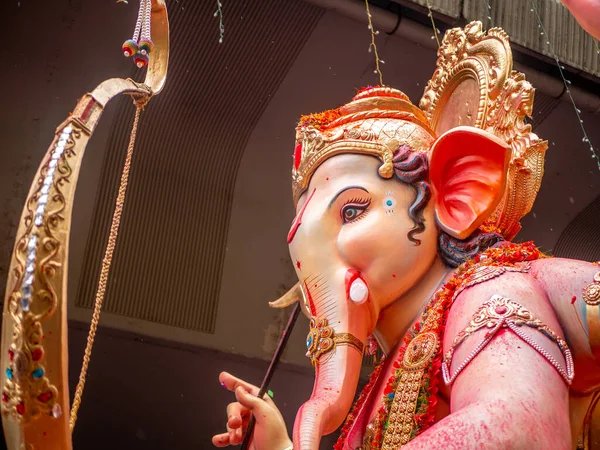 Groot Standbeeld Van Lord Ganesha Tijdens Ganesh Visarjan Dat Het — Stockfoto