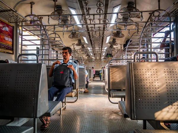 Mumbai India Diciembre 2019 Pasajeros Identificados Dentro Del Tren Local — Foto de Stock