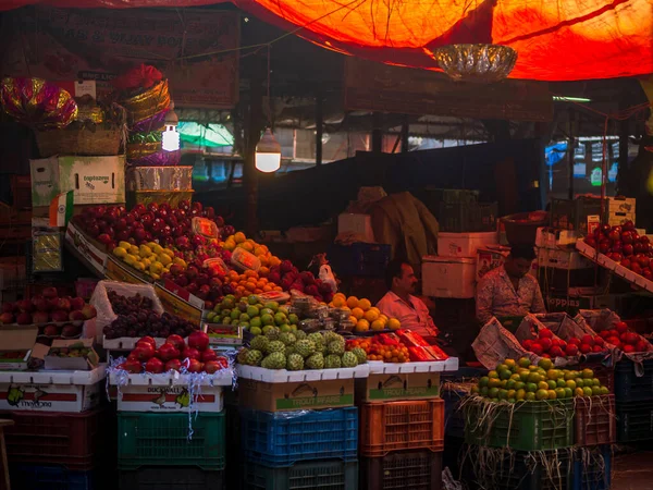 Mumbai India Diciembre 2019 Vendedor Indio Frutas Mercado Crowford Los — Foto de Stock