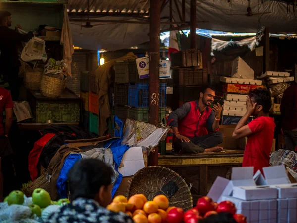 Mumbai India Dicembre 2019 Venditore Frutta Videochiamata Mobile Mercato Della — Foto Stock