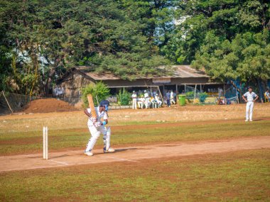 Mumbai, Hindistan - 14 Aralık 2019: Çocukların Mumbai topraklarında uyguladığı Hindistan 'ın en ünlü sporu