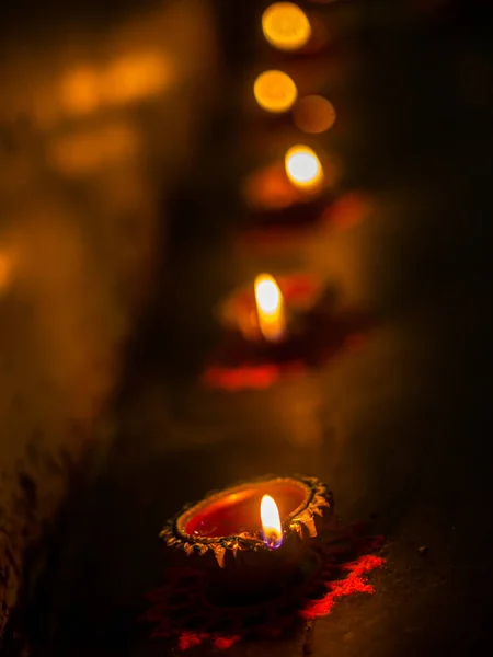 传统的Diya灯来庆祝光明节 Diwali — 图库照片