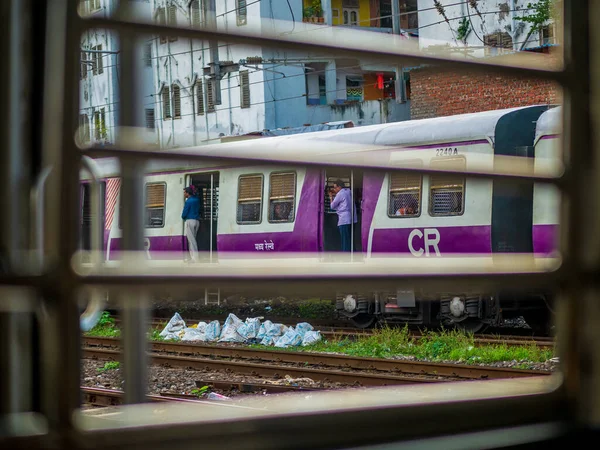 Mumbai India Octubre 2019 Pasajeros Identificados Pie Las Puertas Del — Foto de Stock