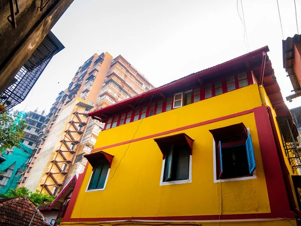 Güney Mumbai 'de Khotachiwadi' nin bir şeridinde bir miras evi.