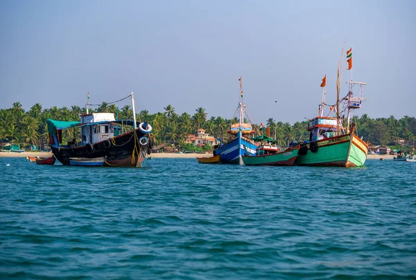 Malvan Indie Prosince 2019 Turistické Lodě Modré Moře Krásným Pobřežím — Stock fotografie