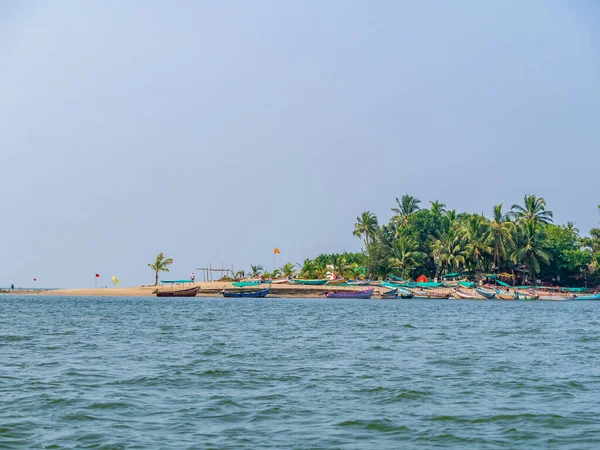 Malvan Índia Dezembro 2019 Barcos Turísticos Mar Azul Com Bela — Fotografia de Stock