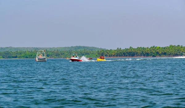Malvan Indie Grudnia 2019 Plaża Tarkarli Znana Uprawiania Sportów Wodnych — Zdjęcie stockowe