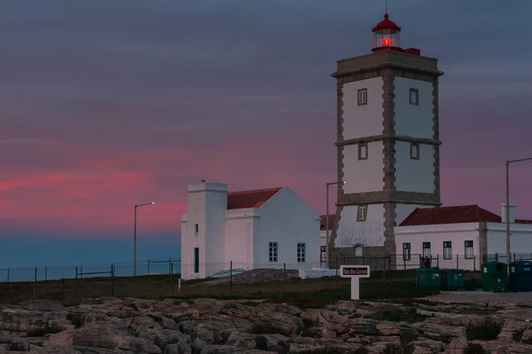 Cape Carvoeiro deniz feneri gün batımında, Peniche, Portekiz