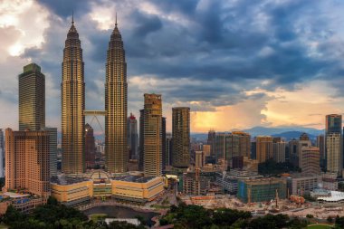 Kuala Lumpur, Malezya şehir manzarası fırtına öncesi