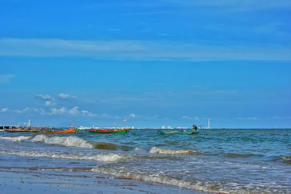 Fishing Boats Floating Sea Blue Sky — Stock Photo, Image