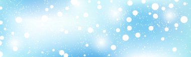 Mavi arkaplan panoramasında beyaz bulanık bokeh