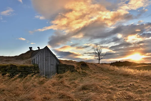 Verlaten Landelijke Schildpadden Huis Ijsland Europa Dramatische Zonsondergang Winter Viking — Stockfoto