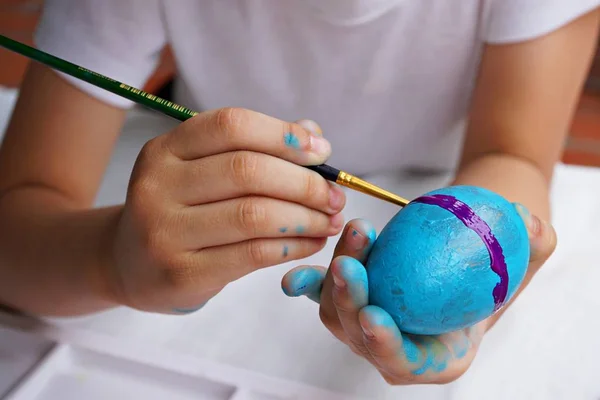 Osterkonzept Kinder Bemalen Bunte Eier Für Osterfest — Stockfoto