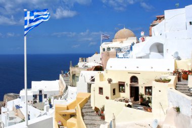 Santorini Island, Yunanistan. Oia, Fira town. Ünlü ve geleneksel evleri ve kiliseleri Caldera, Ege Denizi üzerinde