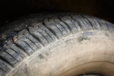 araba tekerlek eski siyah lastikler