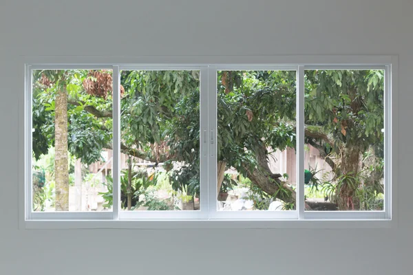 Fenêtre en verre coulissante — Photo
