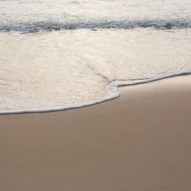 güzel yaz kum plaj ve sörf