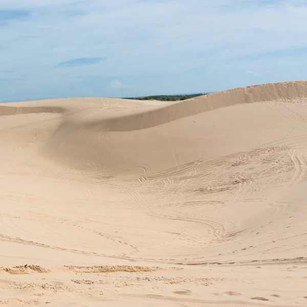 Пустеля білого піску, дюни в Mui Ne, В'єтнам — стокове фото