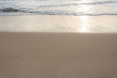 güzel yaz kum plaj ve sörf