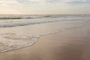 güzel yaz deniz temiz kumsalı ile