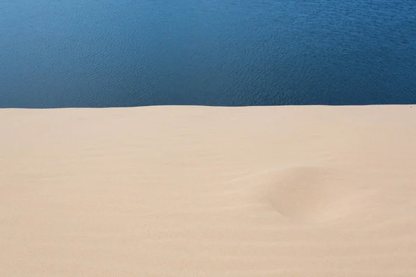 Weiße Sanddünenwüste in mui ne, Vietnam — Stockfoto