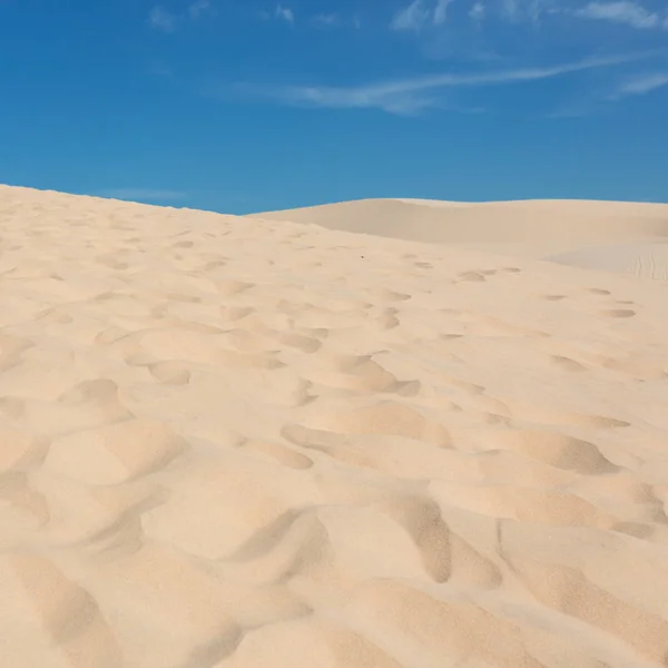 Пустеля білого піску, дюни в Mui Ne, В'єтнам — стокове фото