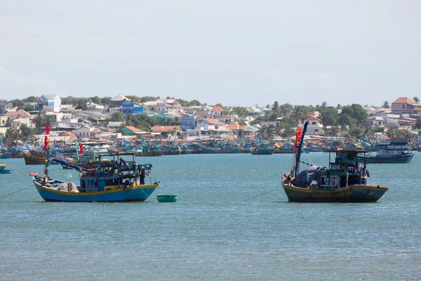 Nautical fishing coracles on sea, tribal boats\ — Stock Photo, Image