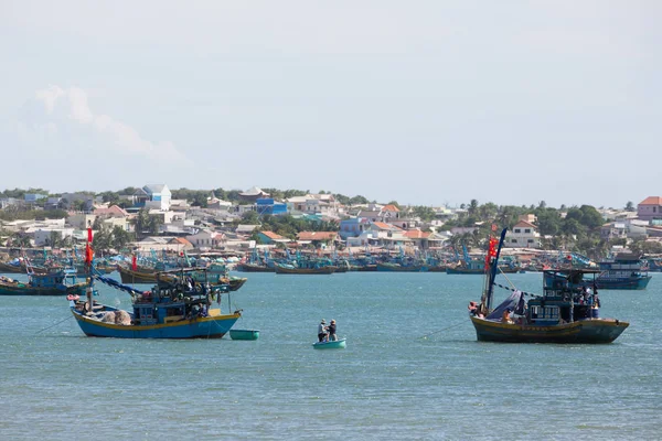 Nautical fishing coracles in sea, tribal boats — Stock Photo, Image