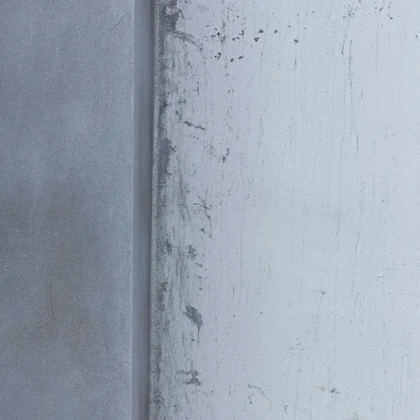 Filar cementu betonu i białe ściany w konstrukcji budynku — Zdjęcie stockowe