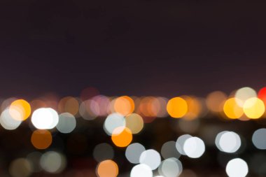 Şehir gece karanlık gökyüzü, soyut bulanıklık bokeh açık renkli ile